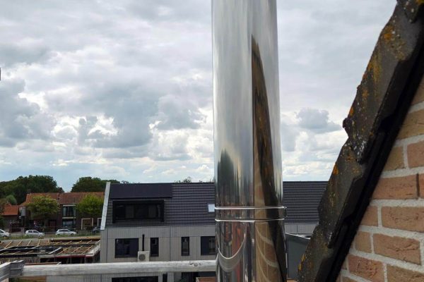dubbelwandig-rookkanaal-en-houtkachel-aansluiten-klundert-3