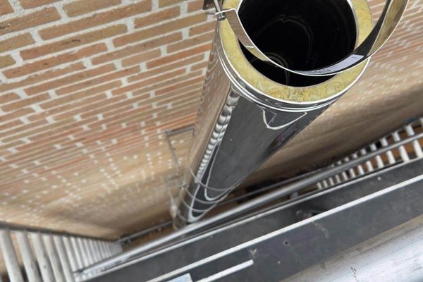 dubbelwandig-rookkanaal-en-houtkachel-aansluiten-klundert-5